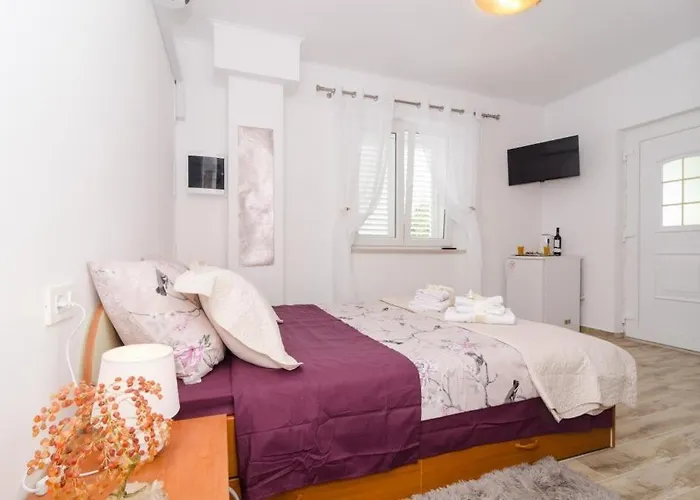 Apartment & Room Lady O